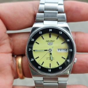 Vintage Seiko 5 automatic Japan
