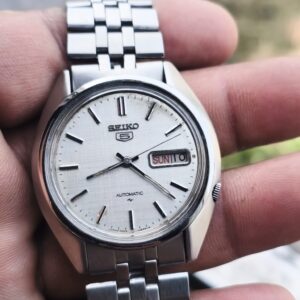 vintage Seiko automatic white dial
