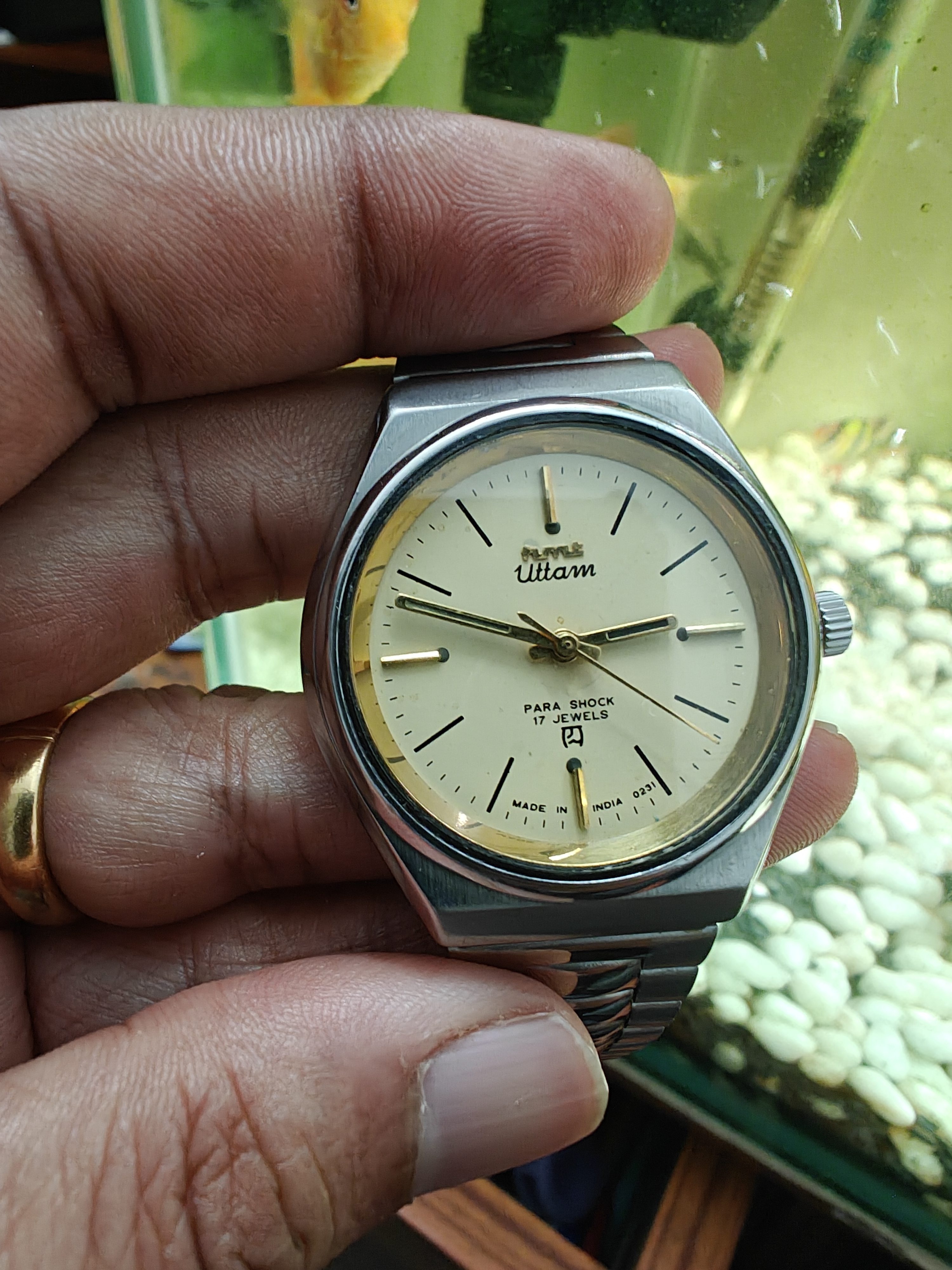 HMT Uttam – Vintage Hand-Winding Classic - Image 2
