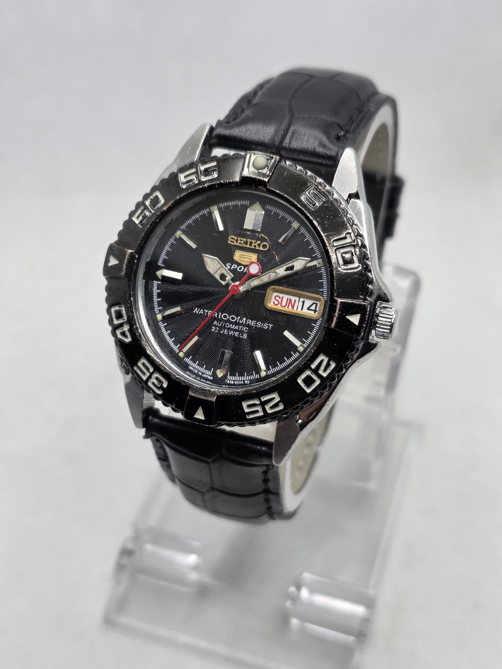 Vintage Seiko SNZB23J2 automatic day-date with Skeleton back - Image 5
