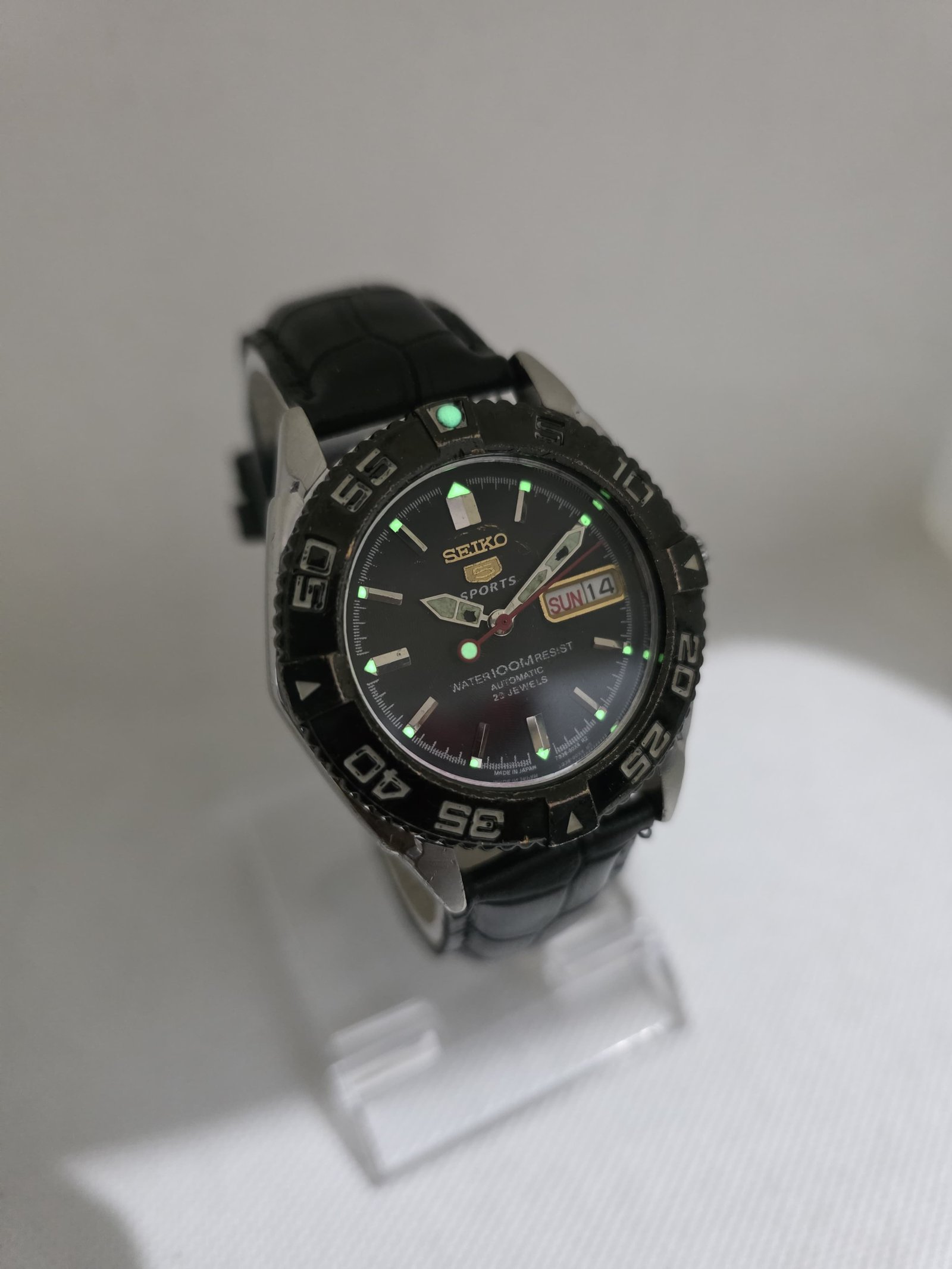 Vintage Seiko SNZB23J2 automatic day-date with Skeleton back - Image 3
