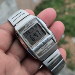 Vintage casio illuminator digital quartz watch